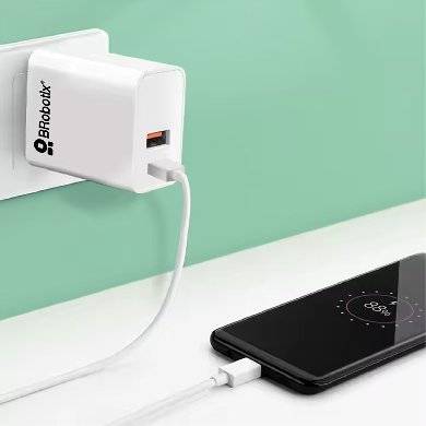 Cargador Carga Rápida, Dual USB V3.0 38W, 1 Puerto Tipo A y 1 Puerto Tipo C, Blanco, BROBOTIX 6005552